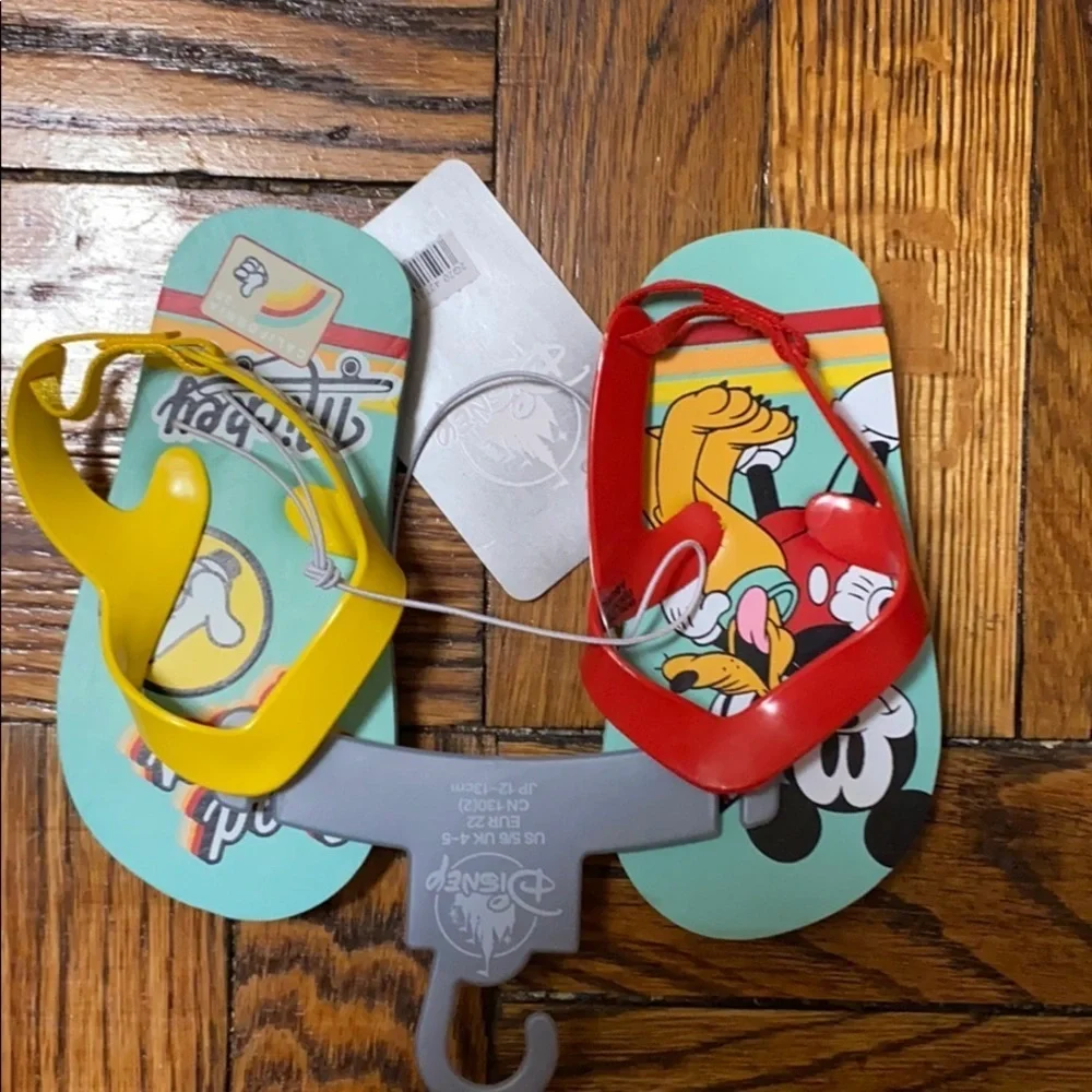 NWT Disney Mickey Mouse sandals size: 5/6 baby